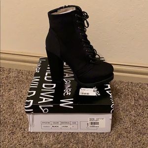 Wild diva chunky lace up heels!